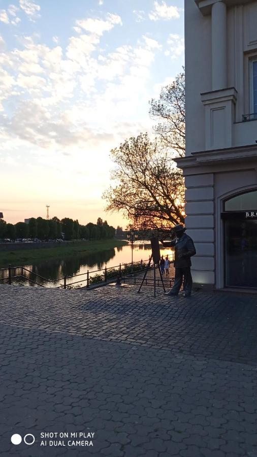 Затишна Двокімнатна Квартира В Самому Серці Ужгорода Uzhhorod Exterior photo